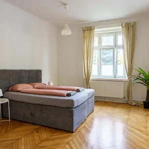https://living-apartments-schonbrunn.vienna-besthotels.com