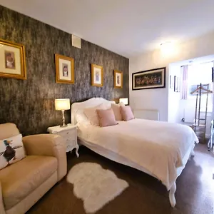 https://station-cottage.yorkshirehotels.net
