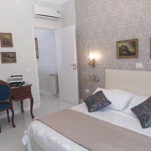 Centro Storico Maschio Angioino House Apartment
